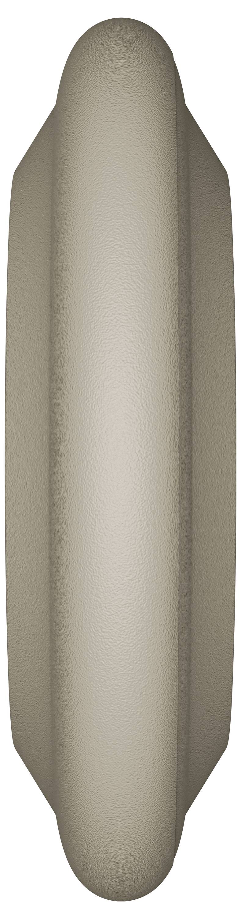 Ein solides, beiges, oval geformtes Objekt, von der Seite betrachtet, vor einem einfachen weißen Hintergrund. Seine Oberfläche wirkt glatt.