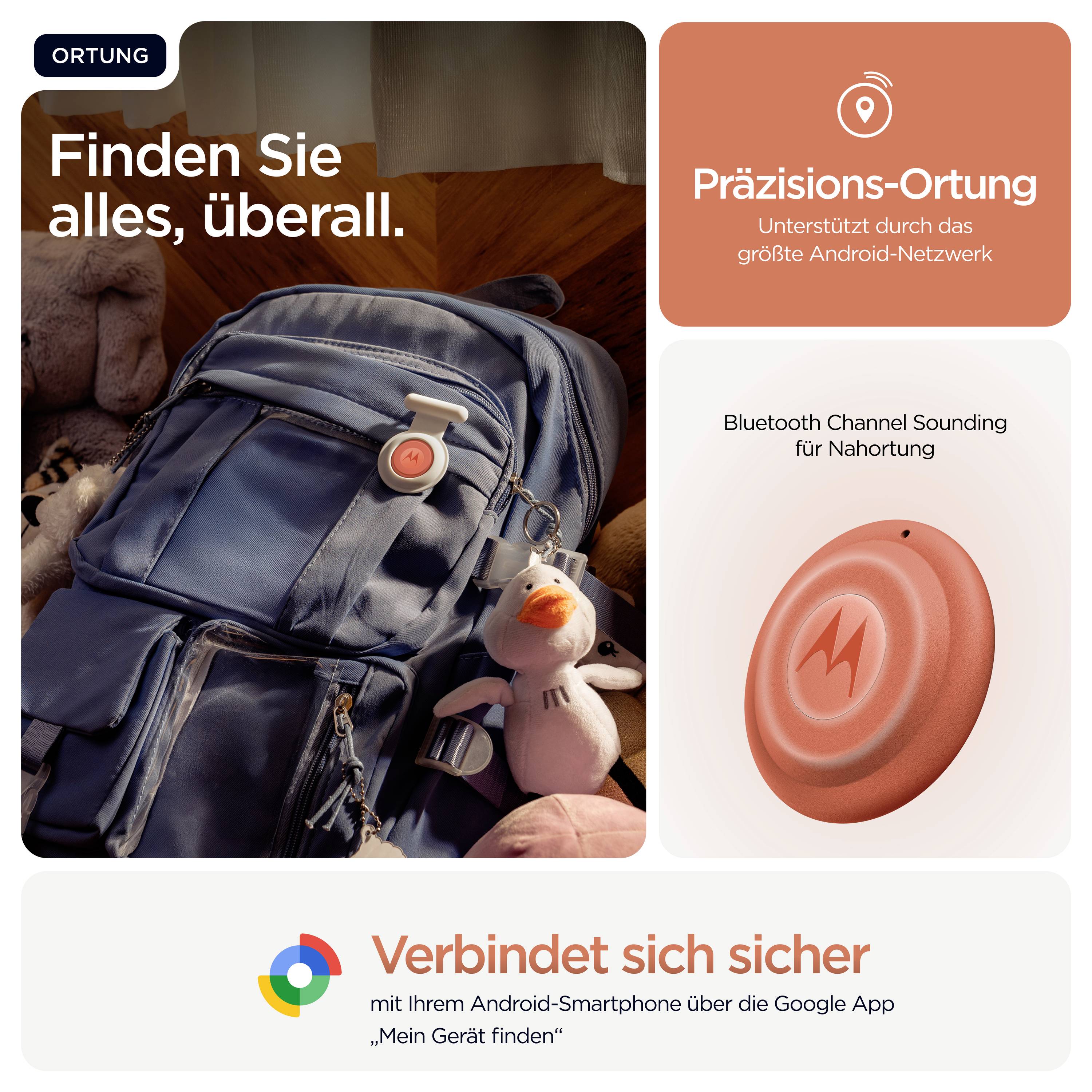 Ein Rucksack mit einem angebrachten Verfolgungsgerät liegt auf einem Holzboden neben einem Kuscheltier. Deutscher Text bewirbt ein Standortfindungsprodukt.