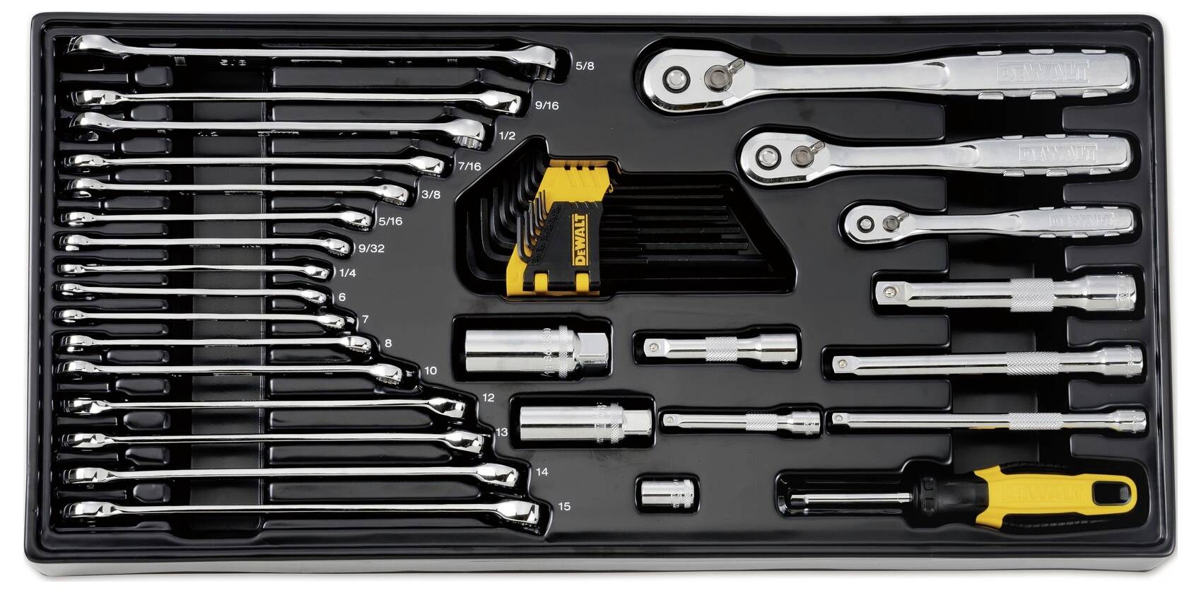 Ein schwarzes und gelbes schnurloses Schlagschrauberwerk mit einem Akku mit der Bezeichnung „DEWALT 18V POWERSTACK