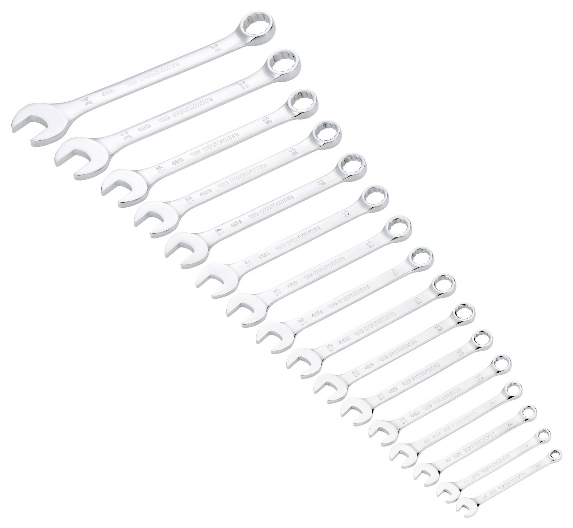 Eine Reihe von vierzehn Metallschlüsseln, vom kleinsten bis zum größten angeordnet, diagonal gegen einen weißen Hintergrund angebracht.