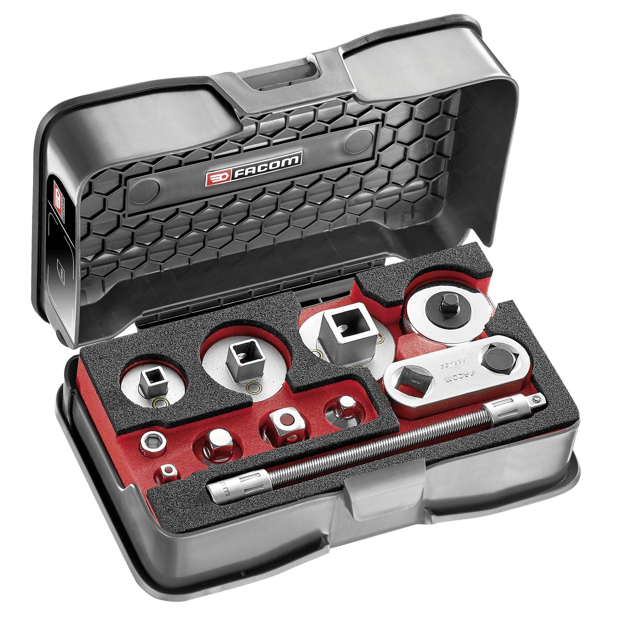 Eine Werkzeugtasche mit einem Satz Steckschlüssel, einem Schraubenschlüssel und Zubehör, organisiert in einem schwarz-roten Schaumstoff-gefütterten Koffer zur Werkzeuglagerung.