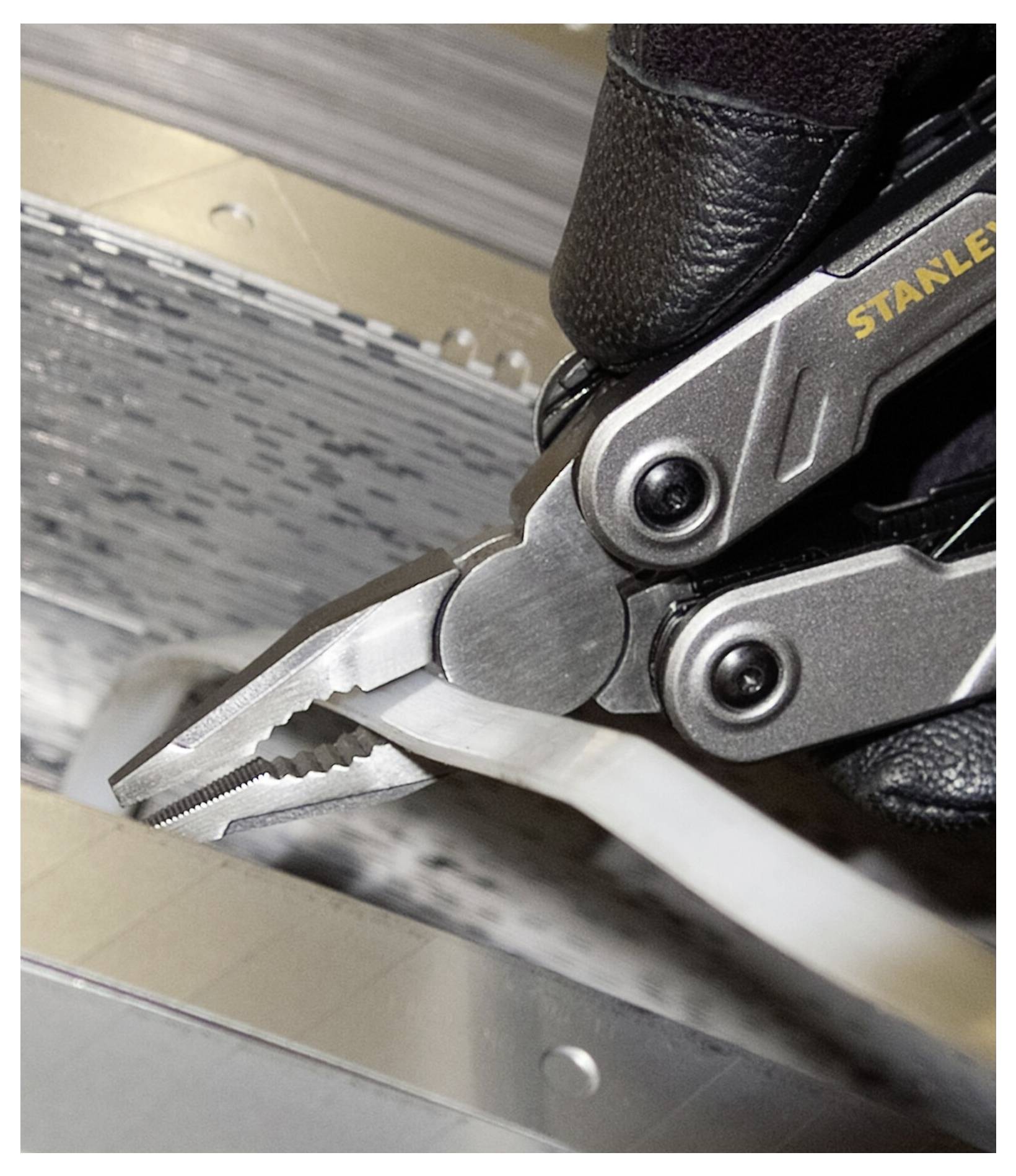 Eine DeWalt Kreissäge mit einem 7 1/4-Zoll-Blatt, gekennzeichnet als 