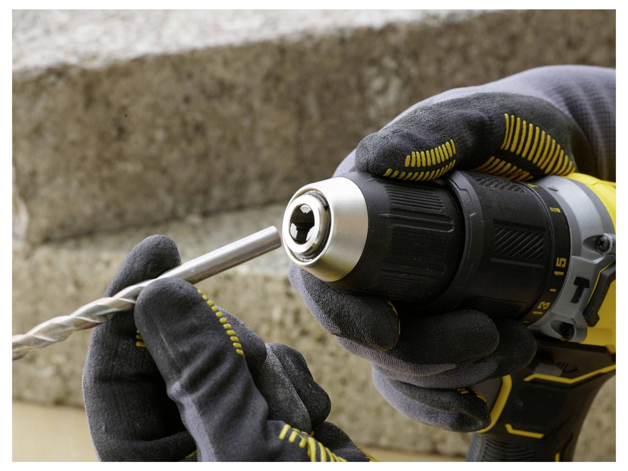 STANLEY V 20 SFMCD715D2K-QW Akku-Schlagbohrschrauber 18V Anzahl mitgelieferte Akkus 2 2Ah Li-Ion inkl. 2. Akku, inkl. Ladegerät