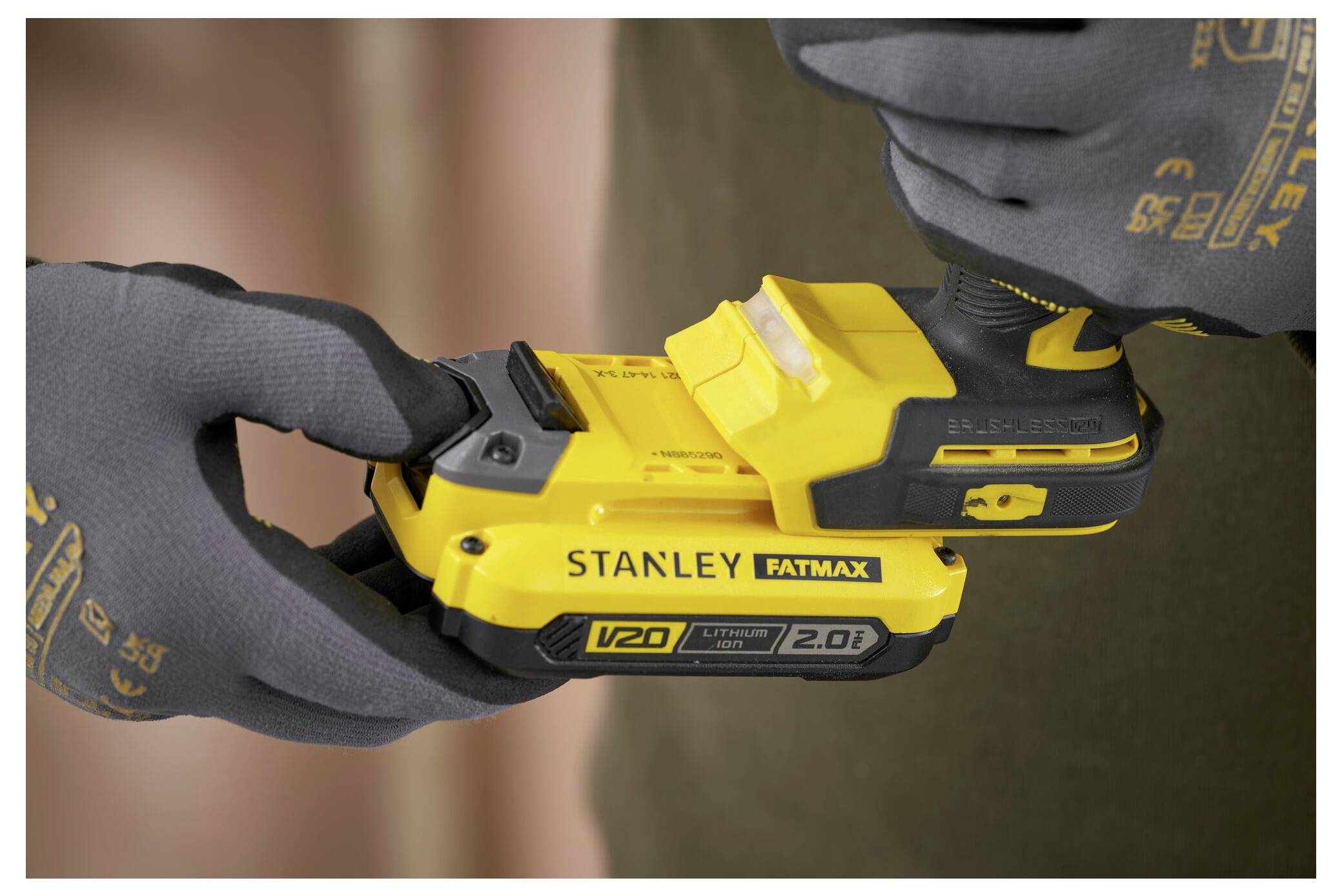 STANLEY V 20 SFMCD725D2K-QW Akku-Bohrschrauber 18V Li-Ion inkl. 2. Akku, inkl. Ladegerät