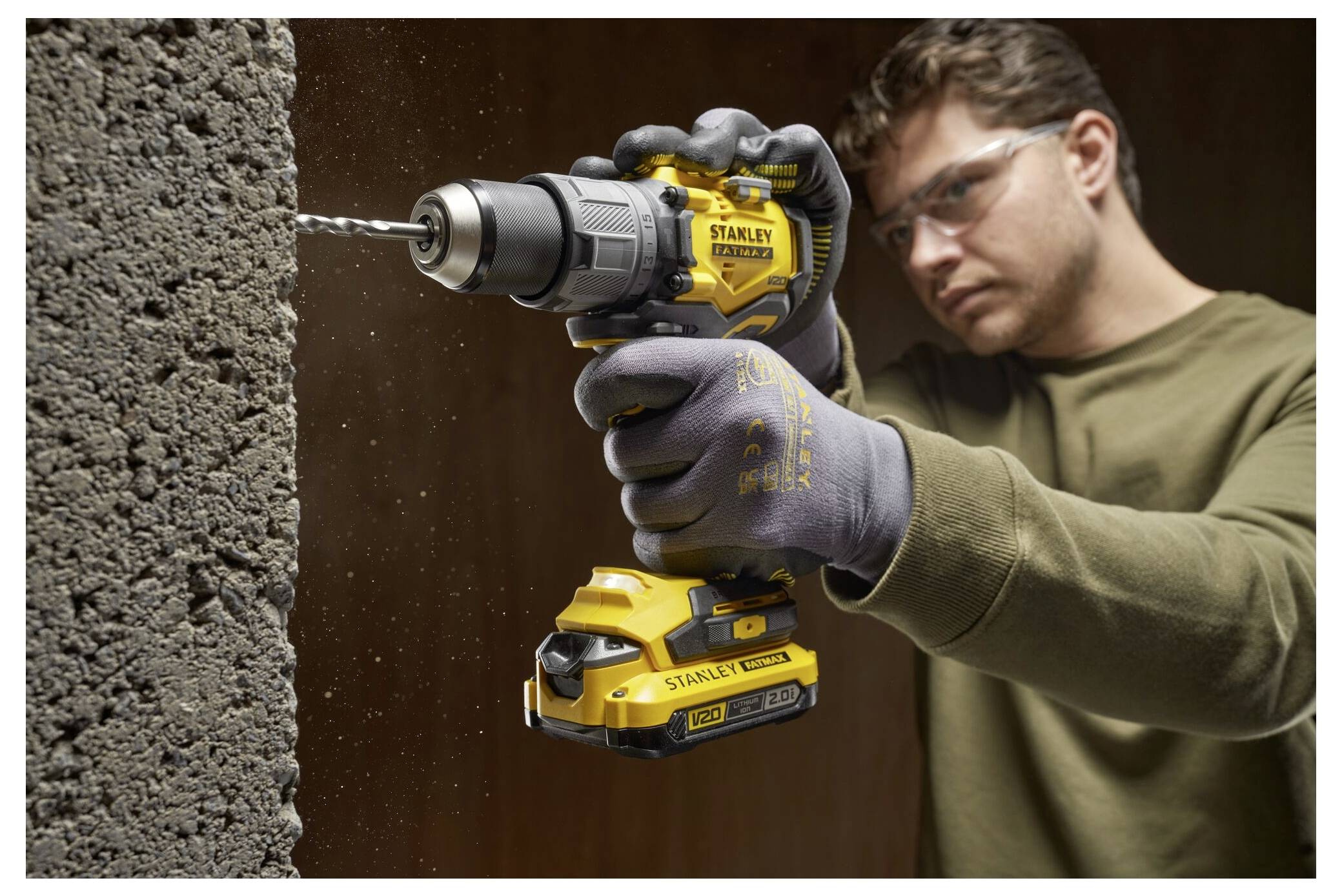 STANLEY V 20 SFMCD726D2K-QW Akku-Schlagbohrschrauber 18V Anzahl mitgelieferte Akkus 2 2Ah Li-Ion inkl. 2. Akku, inkl. Ladegerät