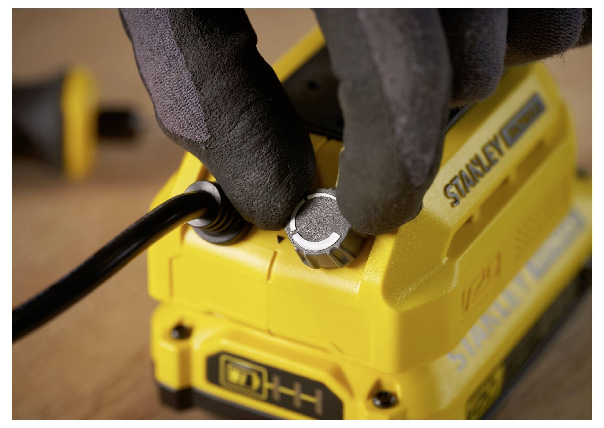 STANLEY V 20 SFMCE030B-XJ Akku-Rotationswerkzeug ohne Akku, ohne Ladegerät 18V Anzahl mitgelieferte Akkus 0