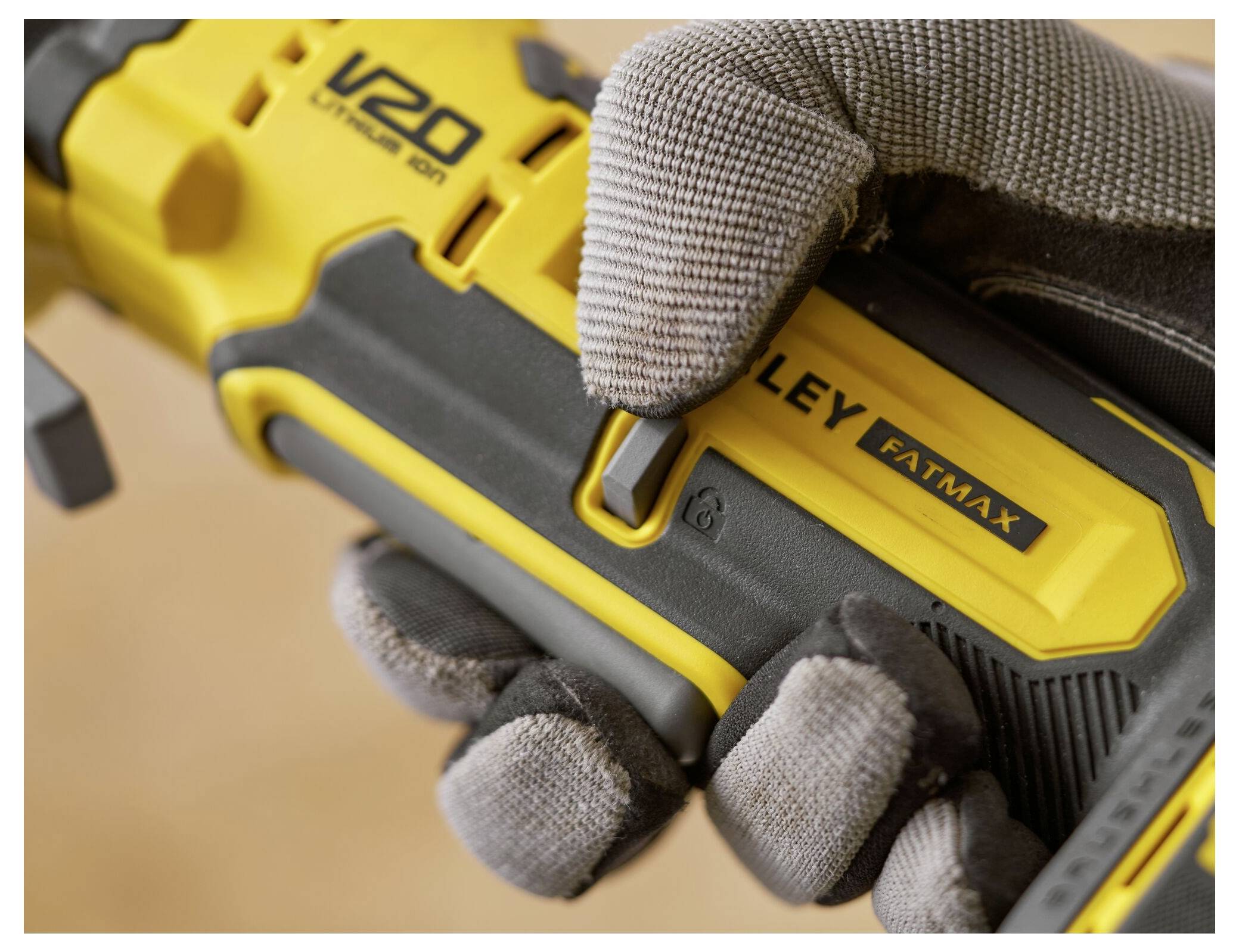 STANLEY V 20 SFMCE510B-XJ Akku-Multifunktionswerkzeug ohne Akku, ohne Ladegerät