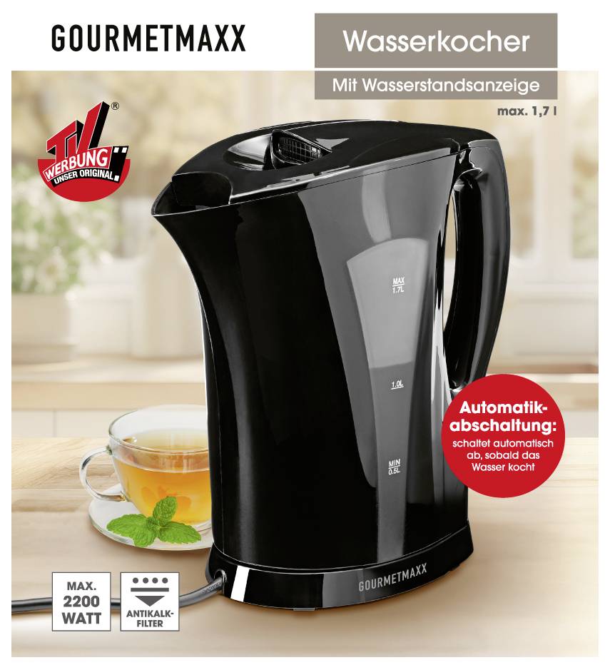 Schwarzer elektrischer Wasserkocher auf der Küchentheke, mit der Bezeichnung 