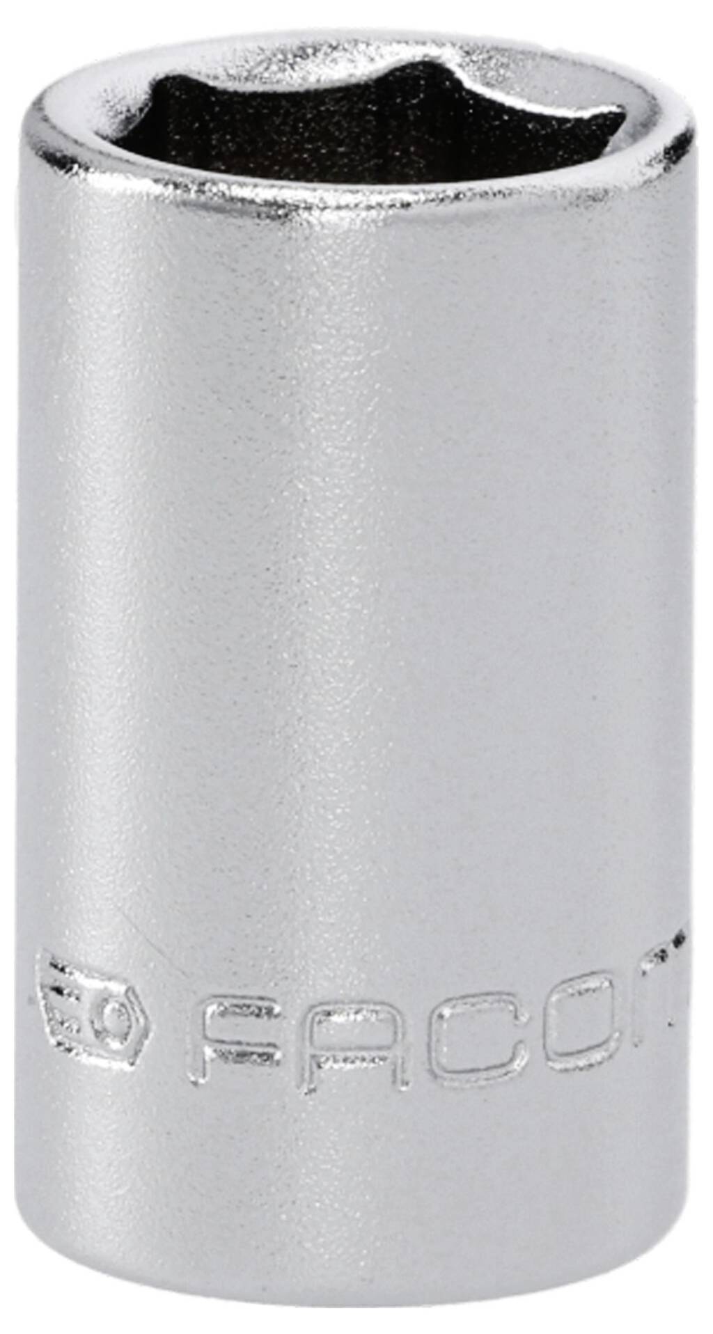 Eine Silberfarbige Stecknuss von Facom, zylindrisch mit eingravierter Markierung, zum Drehen von Befestigungselementen mit sechskantigen Köpfen.