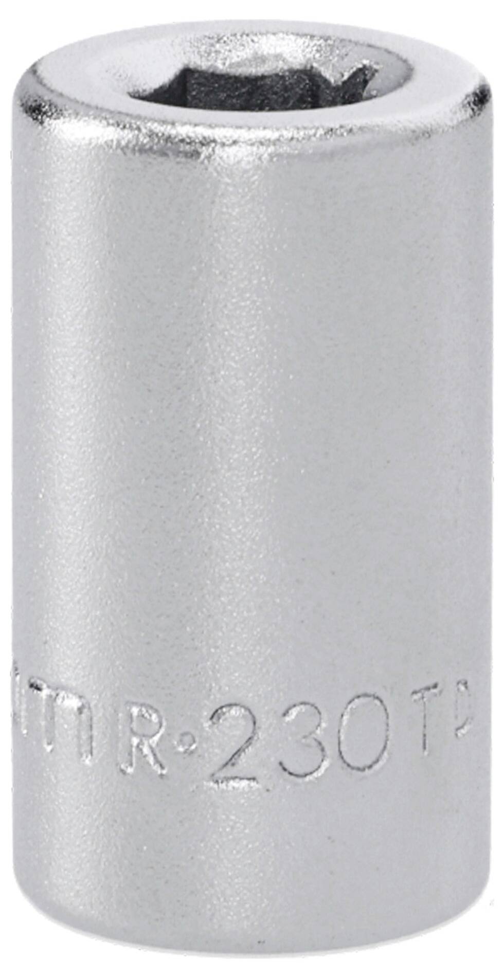 Ein metallischer Steckschlüssel-Einsatz mit zylindrischer Form, eingraviert mit der Markierung „230
