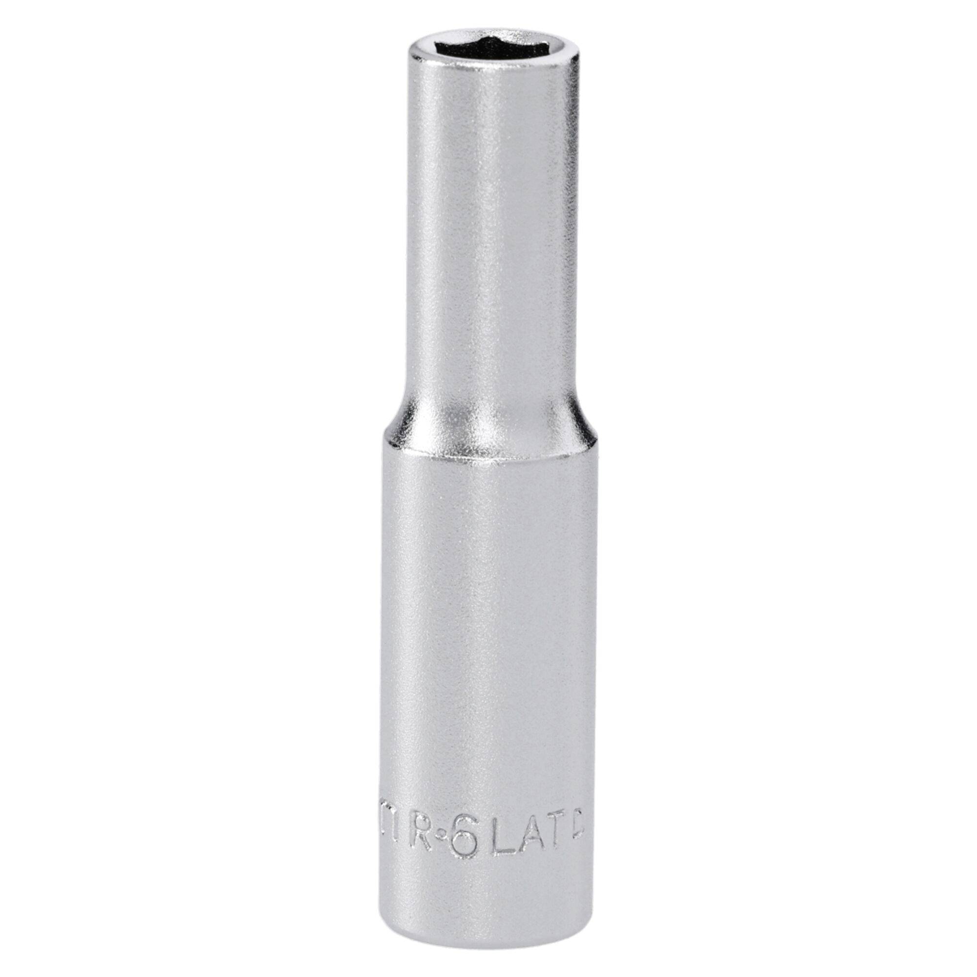 Eine silberne Torx-Stecknuss mit der Gravur „1/4 R-6 LAT