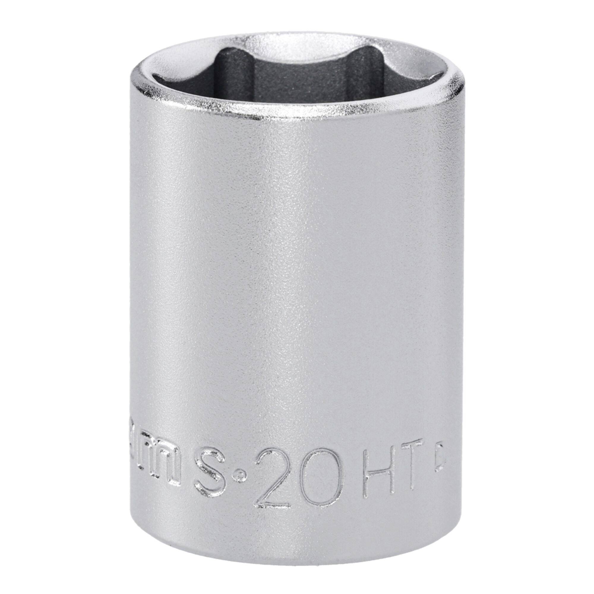 Ein Nahaufnahmebild einer metallischen sechskantigen Steckdose mit der Gravur 