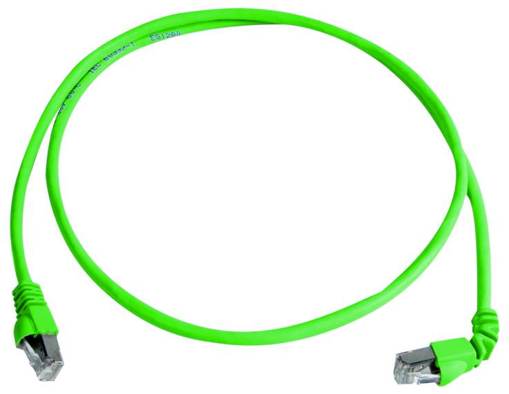 Leuchtendes grünes Ethernet-Netzwerkkabel mit RJ45-Steckern an beiden Enden, aufgerollt auf weißem Hintergrund.