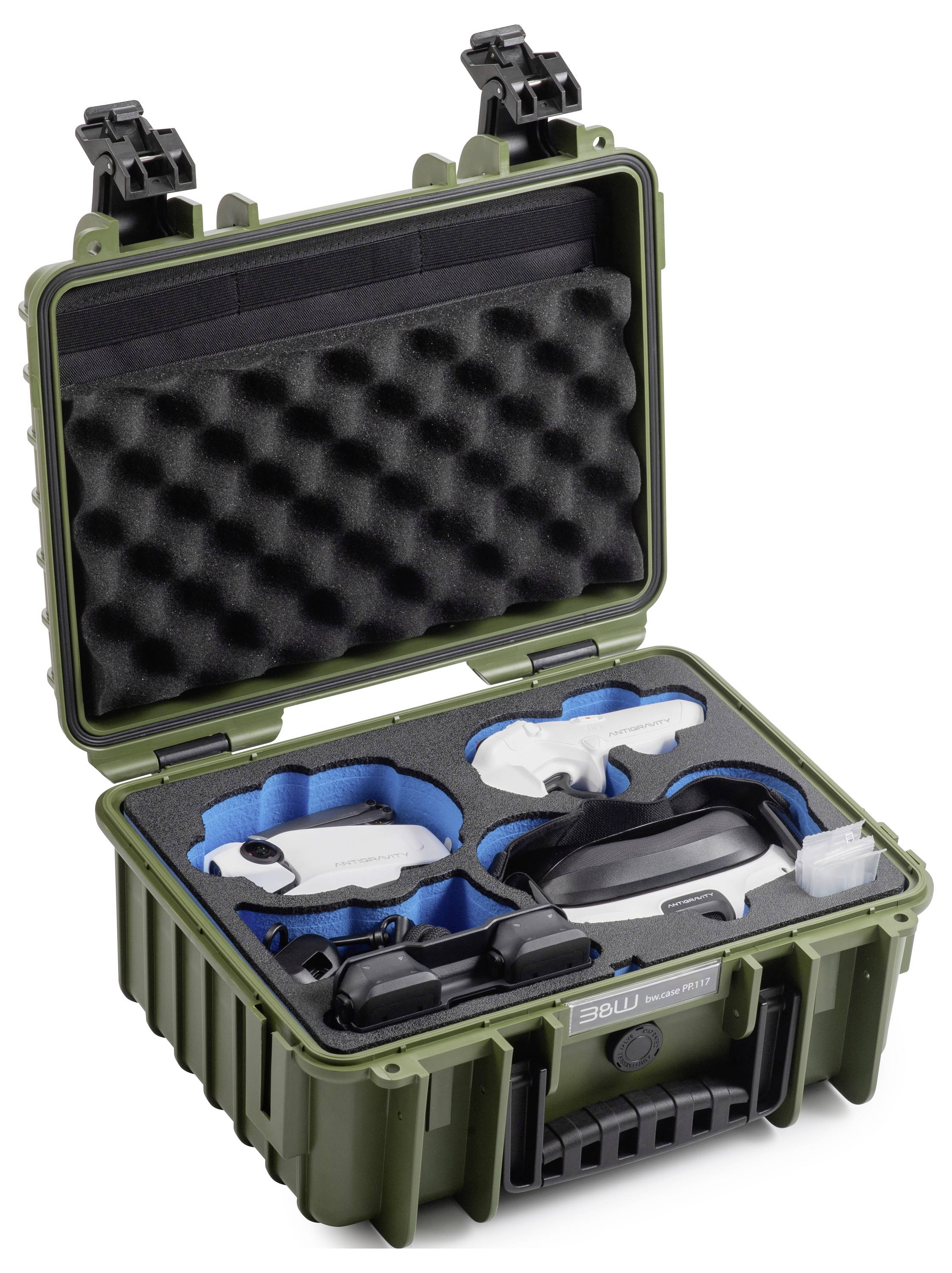 Ein offener grüner Schutzkoffer mit gepolstertem Innenleben, der eine Drohne, einen Controller und Zubehör für sicheren Transport aufbewahrt.