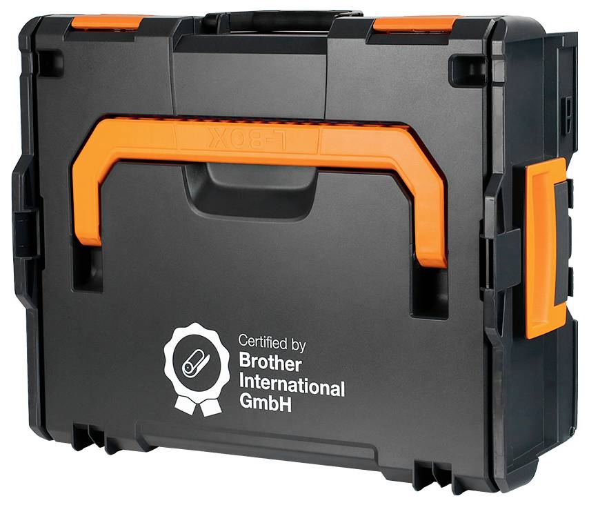 Schwarze Hartschalentasche mit orangefarbenem Griff und Verschlüssen, gekennzeichnet mit „Zertifiziert durch Brother International GmbH
