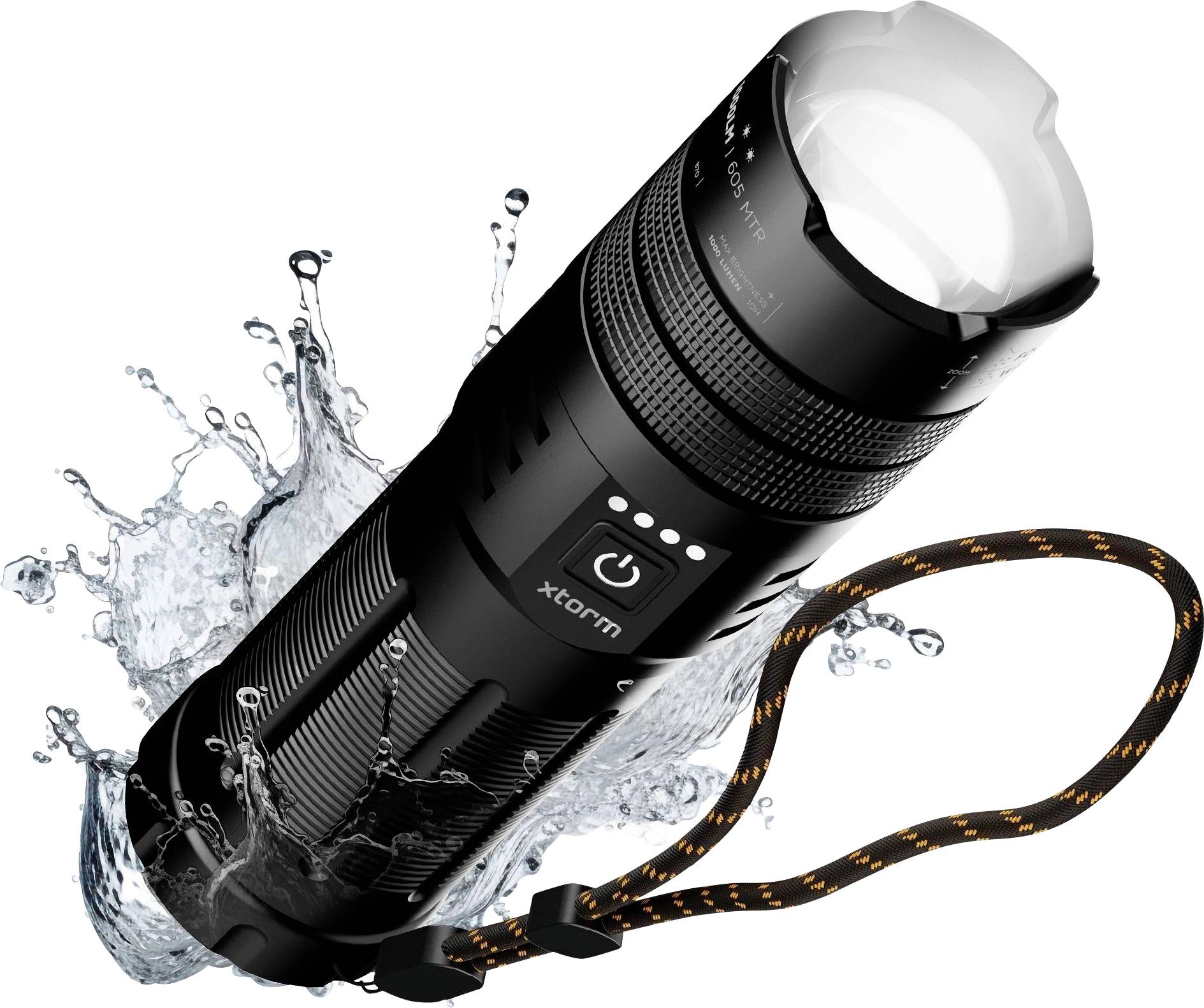 Eine schwarze Taschenlampe mit Handgelenkschlaufe wird dargestellt, wie sie ins Wasser spritzt, was ihre Wasserdichtheit anzeigt.