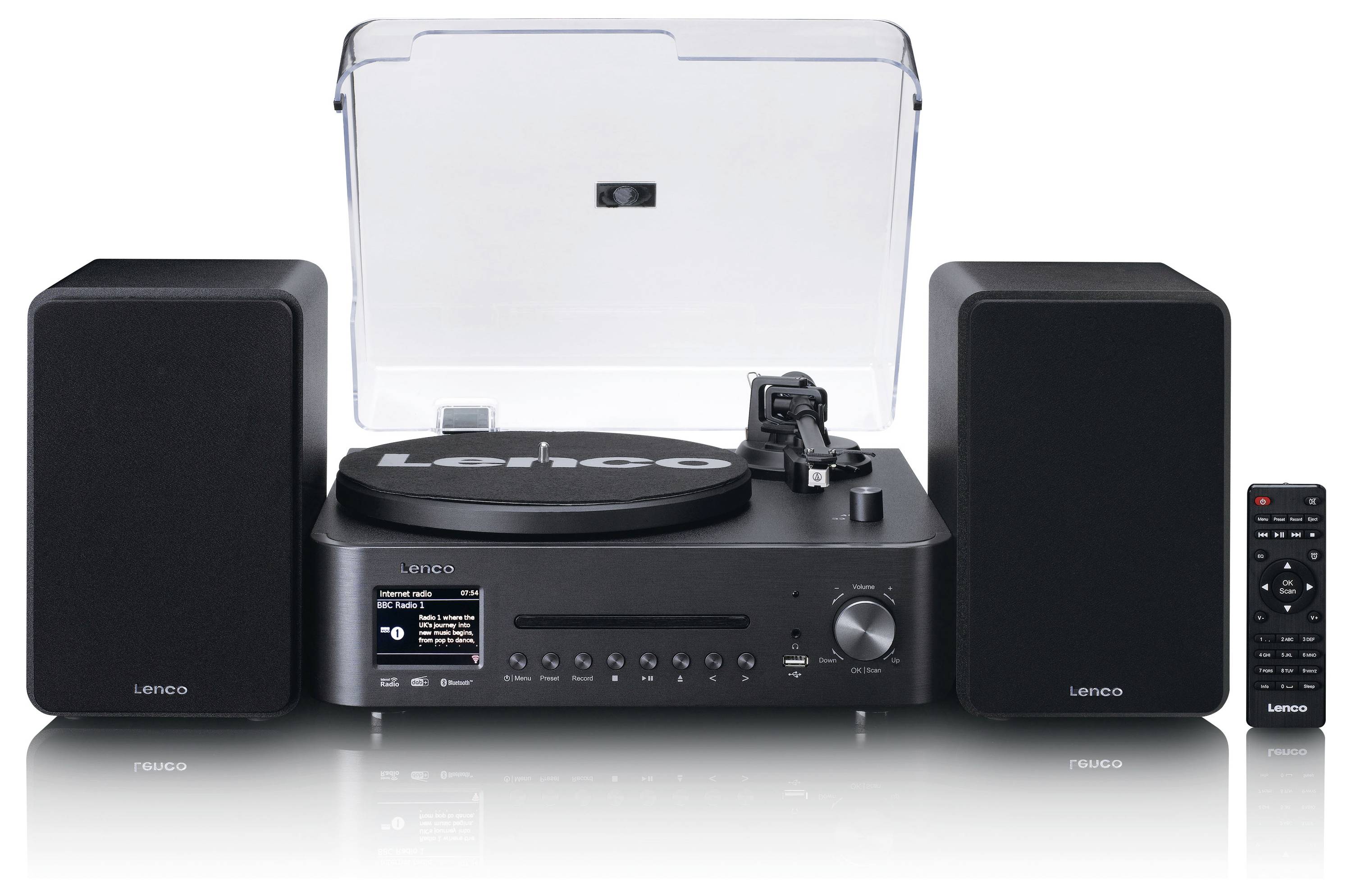 Ein Metallpol wird in eine Wand eingefügt und zeigt ein sauberes und einfaches Innenarchitektur-Design.