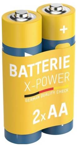Zwei AA-Batterien in gelber und blauer Verpackung mit der Aufschrift „BATTERIE X-POWER