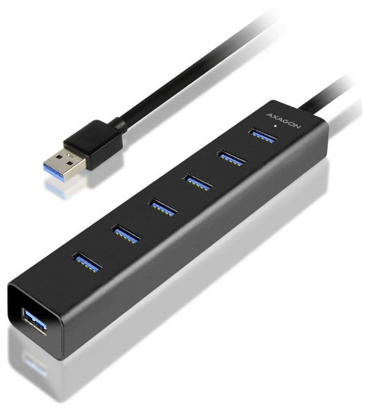 Schwarzer USB 3.0-Hub mit sechs blauen USB-A-Anschlüssen und einem angebrachten USB-Kabel auf weißem Hintergrund.