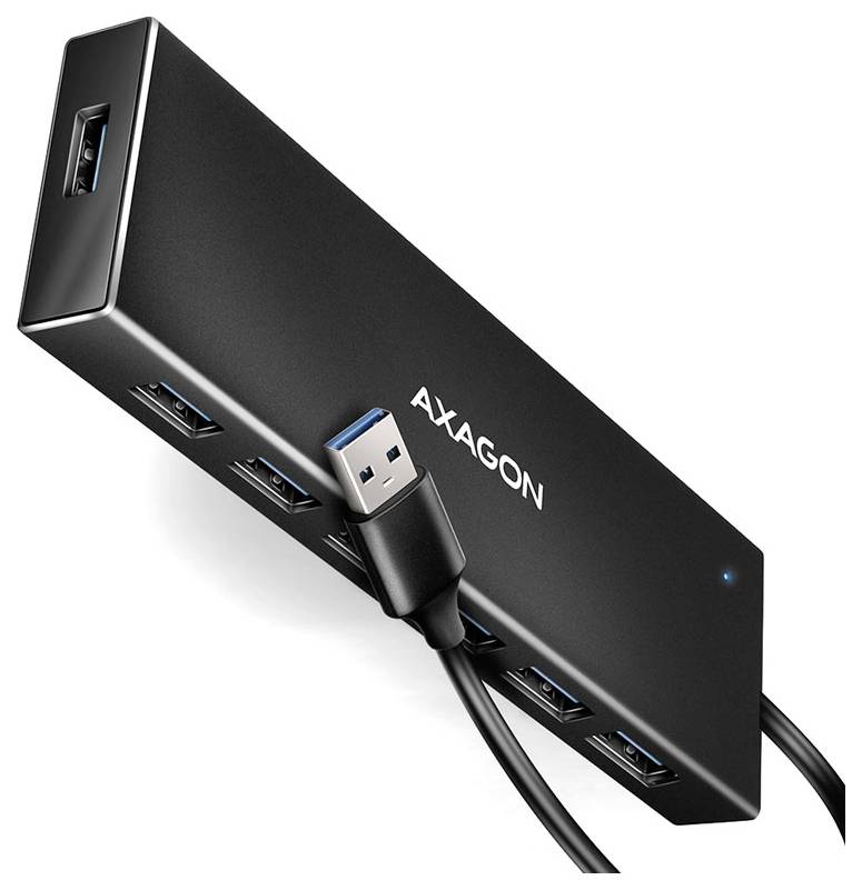Schwarzer AXAGON USB-Hub mit mehreren blauen USB-Anschlüssen und angeschlossenem Kabel, dargestellt in einem produktgestalteten Bild.