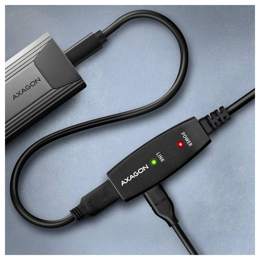 AXAGON USB-Adapterkabel mit integrierten Statusleuchten, die grüne „LINK