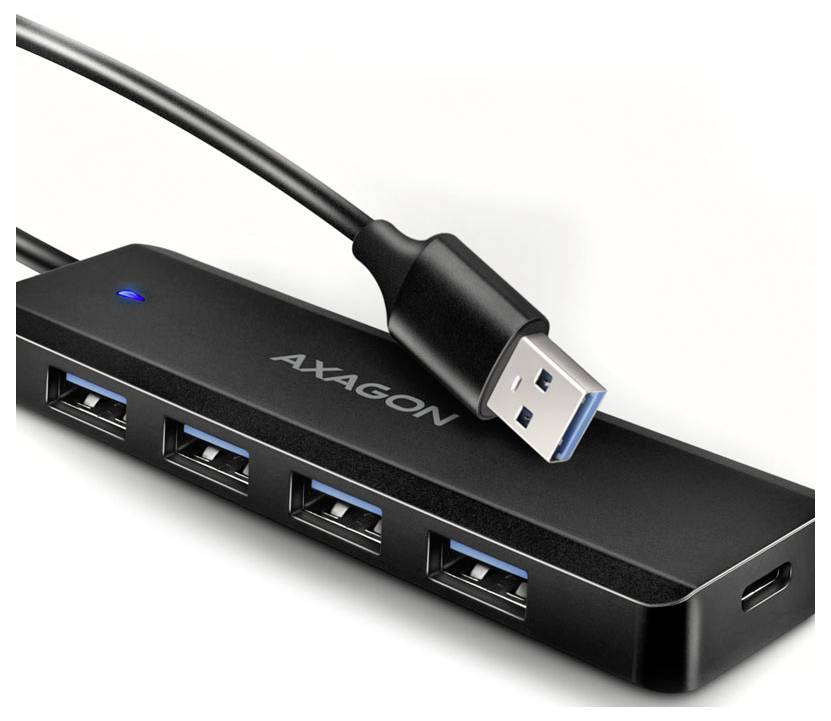 Schwarzer USB-Hub mit vier Anschlüssen und angeschlossenem USB-A-Kabel, beschriftet mit AXAGON