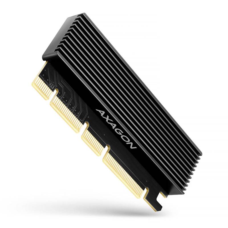 Ein schwarzer Axagon M.2 NVMe SSD Kühlkörper mit vergoldeten Kontaktstiften, gezeigt auf weißem Hintergrund.