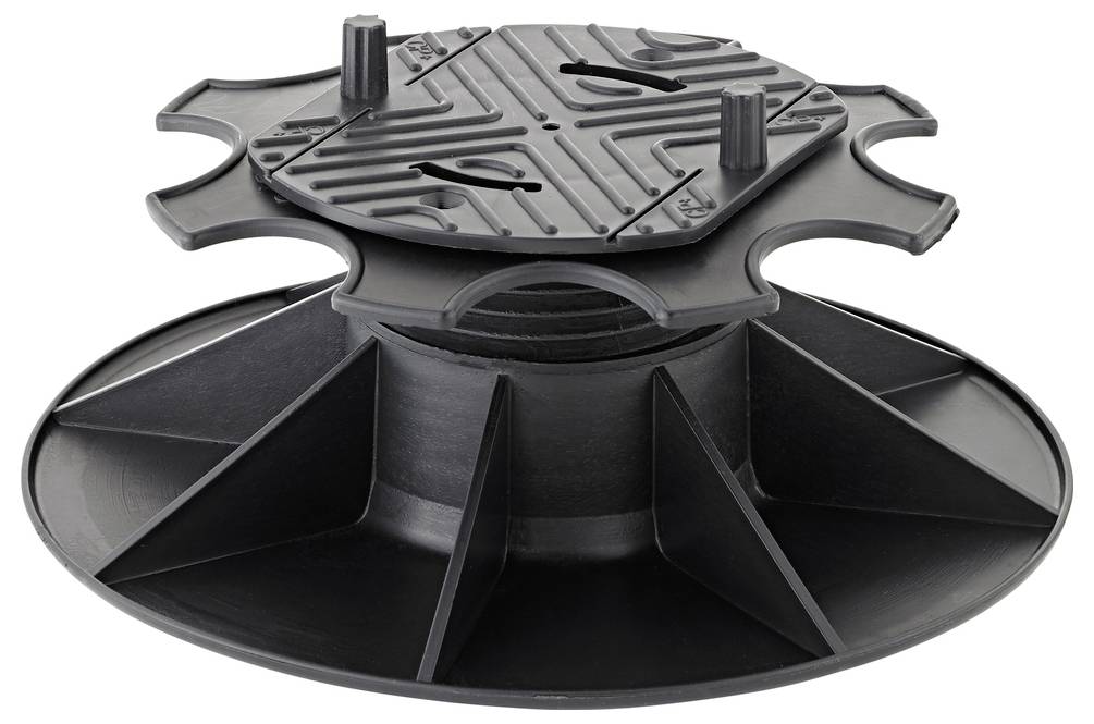 Schwarze verstellbare Sockelalage mit kreisförmiger Basis und gerillter Oberplattform, verwendet zum Anheben von Pflastersteinen oder Deck-Fliesen.