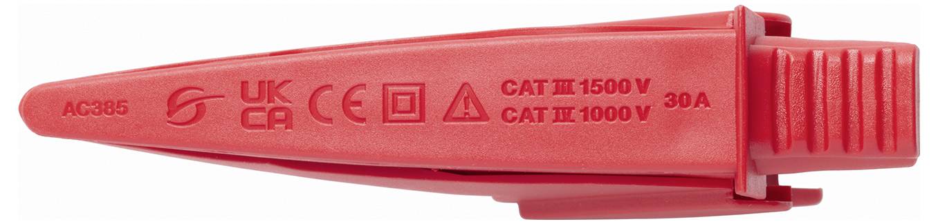 Rote isolierte elektrische Messsonde mit Sicherheitskennzeichnungen und auf der Seite aufgedruckten Spannungswerten.