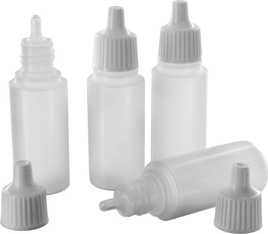 Fünf kleine durchsichtige Kunststoff-Quetschflaschen mit grauen Schraubverschlüssen und ohne Etiketten, eine liegt auf ihrer Seite.