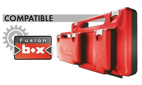 Roter tragbarer Werkzeugkasten mit der Aufschrift „Fusion box