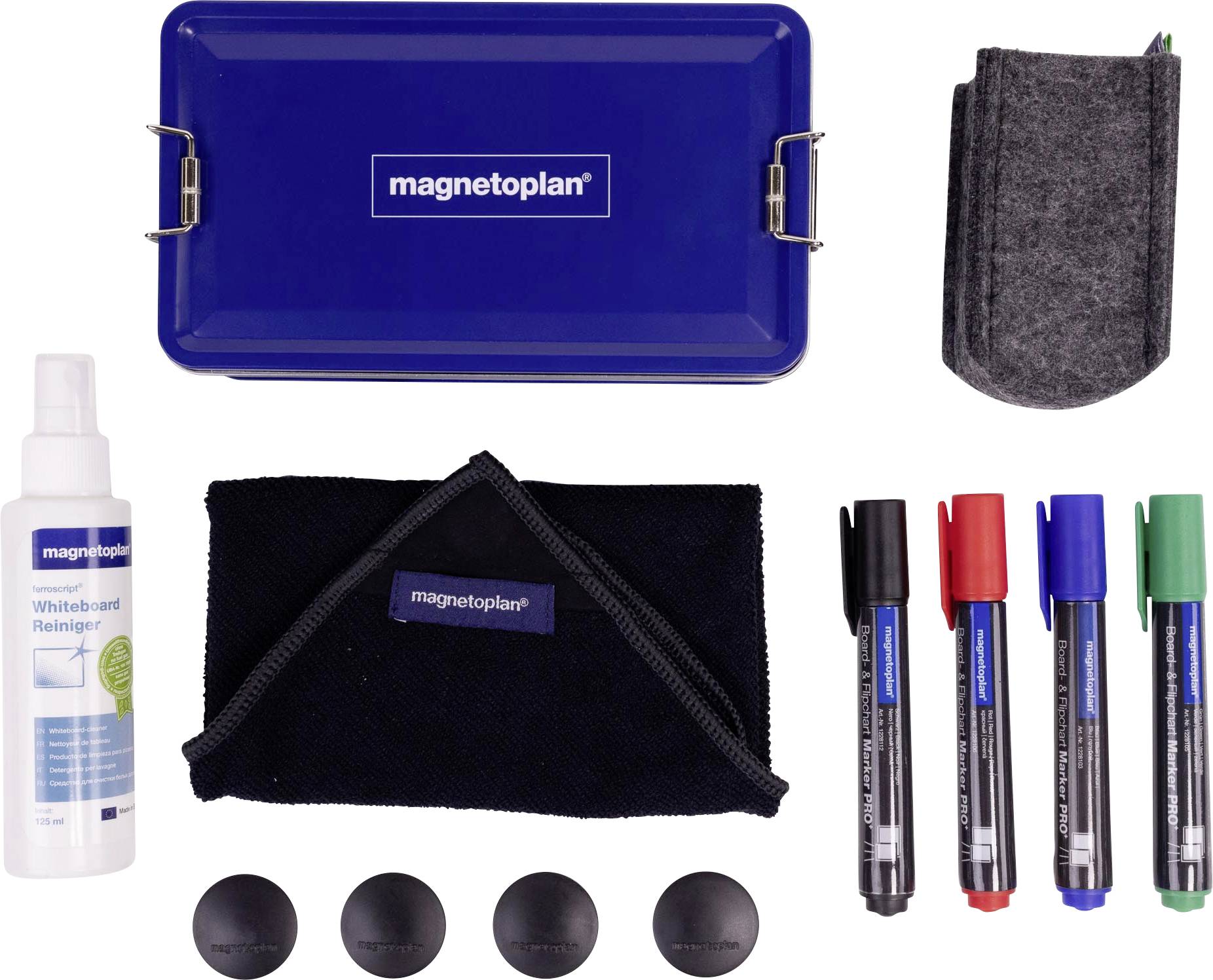 Magnetoplan Whiteboard-Zubehörsatz: blaue Metallablage, Filztasche, Reinigungsspray, vier runde Magnete und vier Marker in Schwarz, Rot, Blau und Grün.