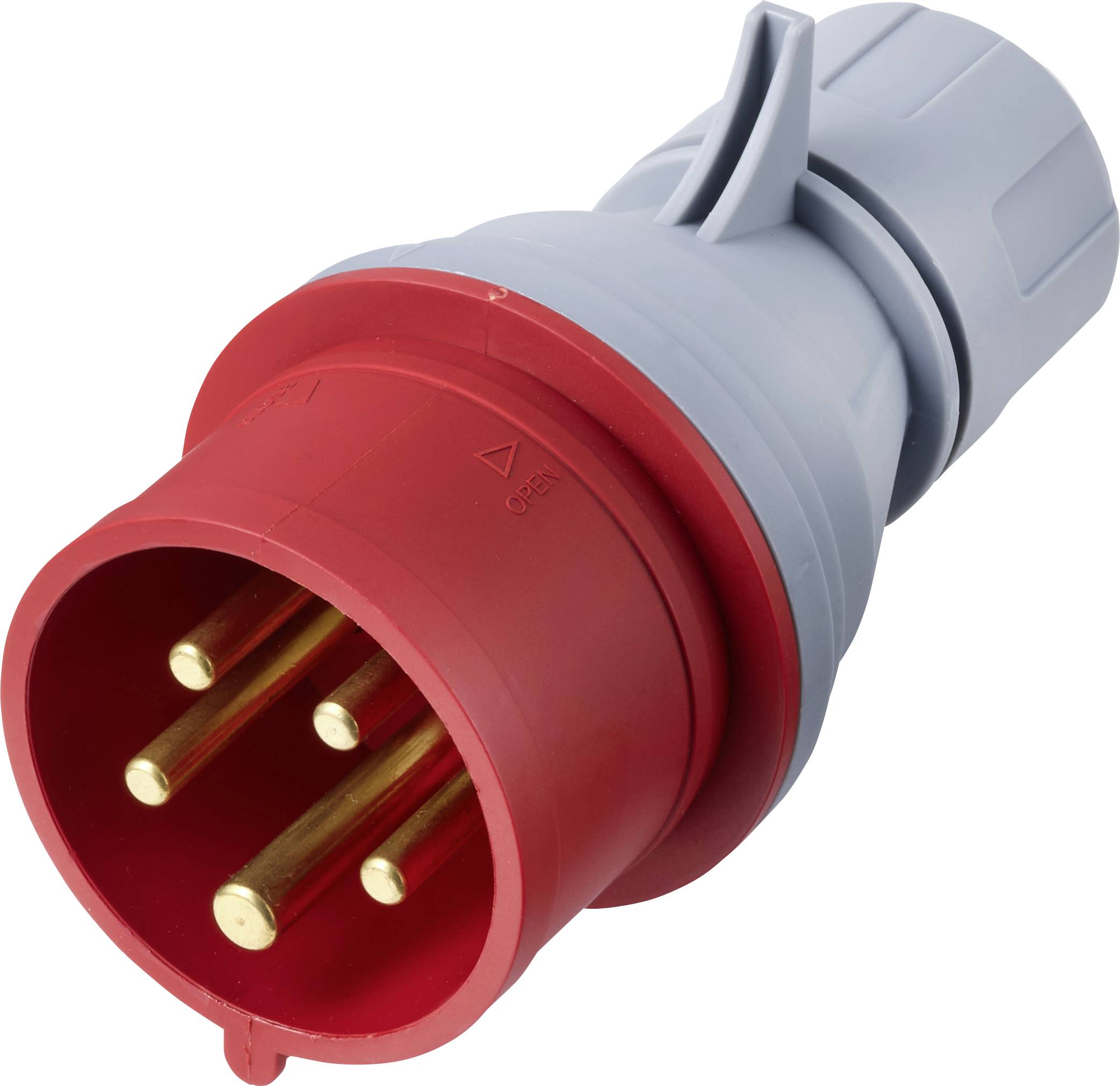 Rotes Industriestromstecker mit fünf Messingkontakten, angewinkelt auf weißem Hintergrund.