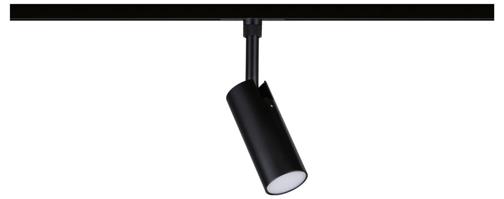 Schwarze zylindrische Schienenstrahler, die von einer Deckenleiste hängen, nach unten geneigt und eingeschaltet.