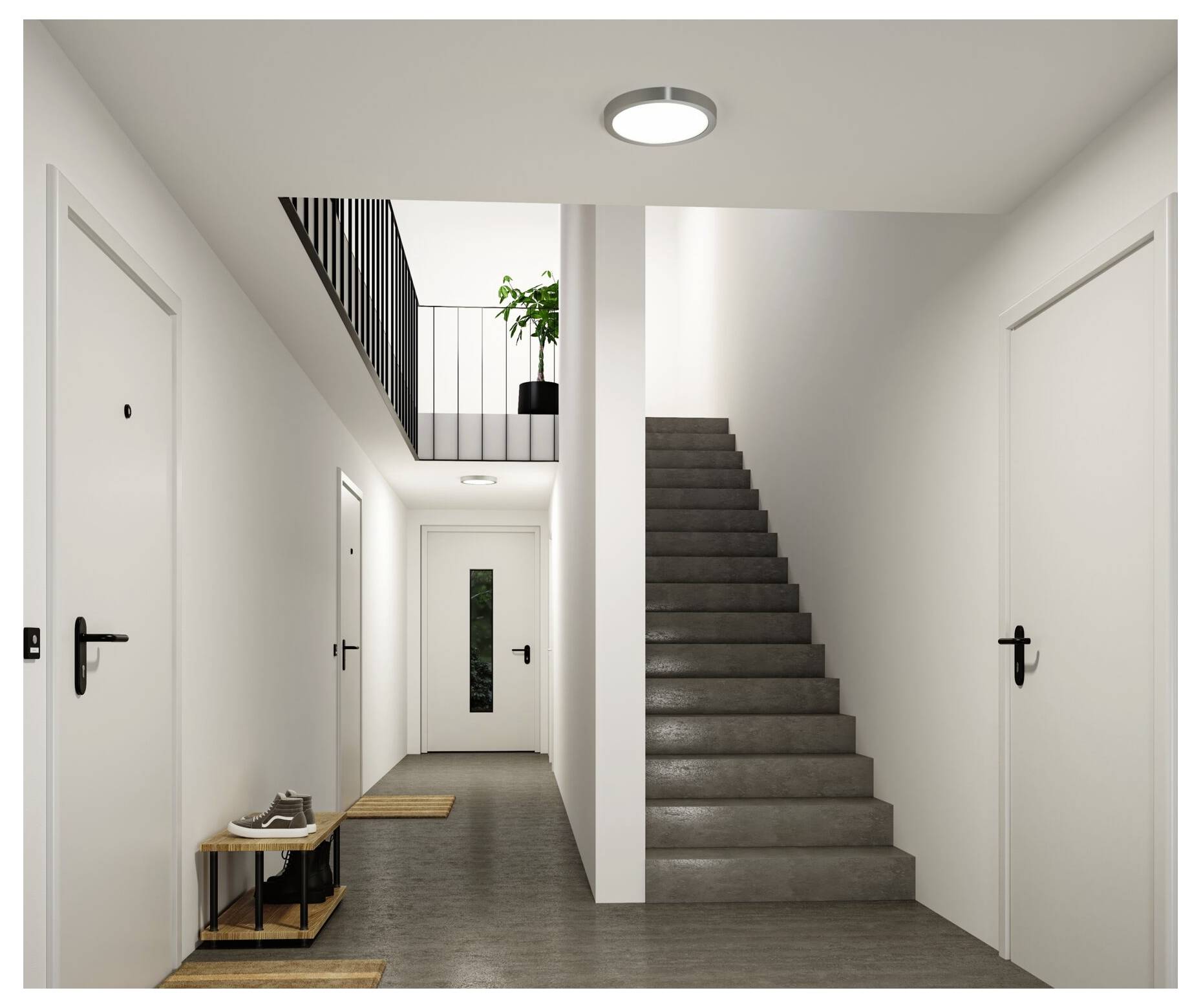 Minimalistischer moderner Flur mit mehreren Türen, einer Treppe auf der rechten Seite und einem oberen Treppenabsatz mit Geländer und Topfpflanze.