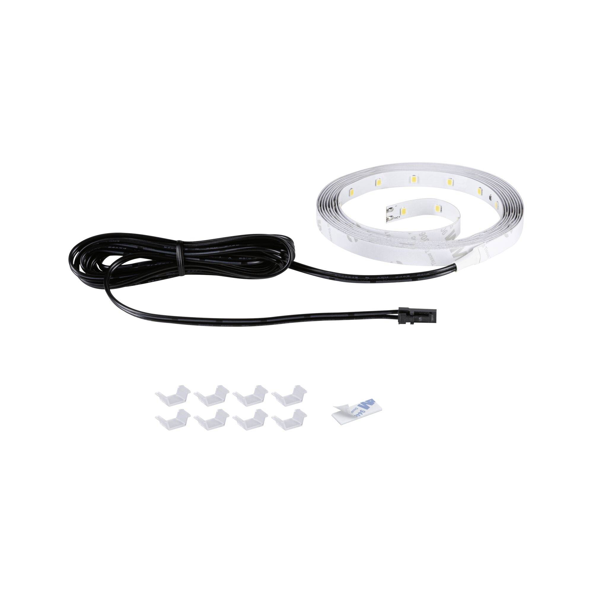 LED-Strip-Licht-Set mit aufgerolltem weißem Lichtstreifen, schwarzem Stromkabel und selbstklebenden Befestigungsklips auf weißem Hintergrund