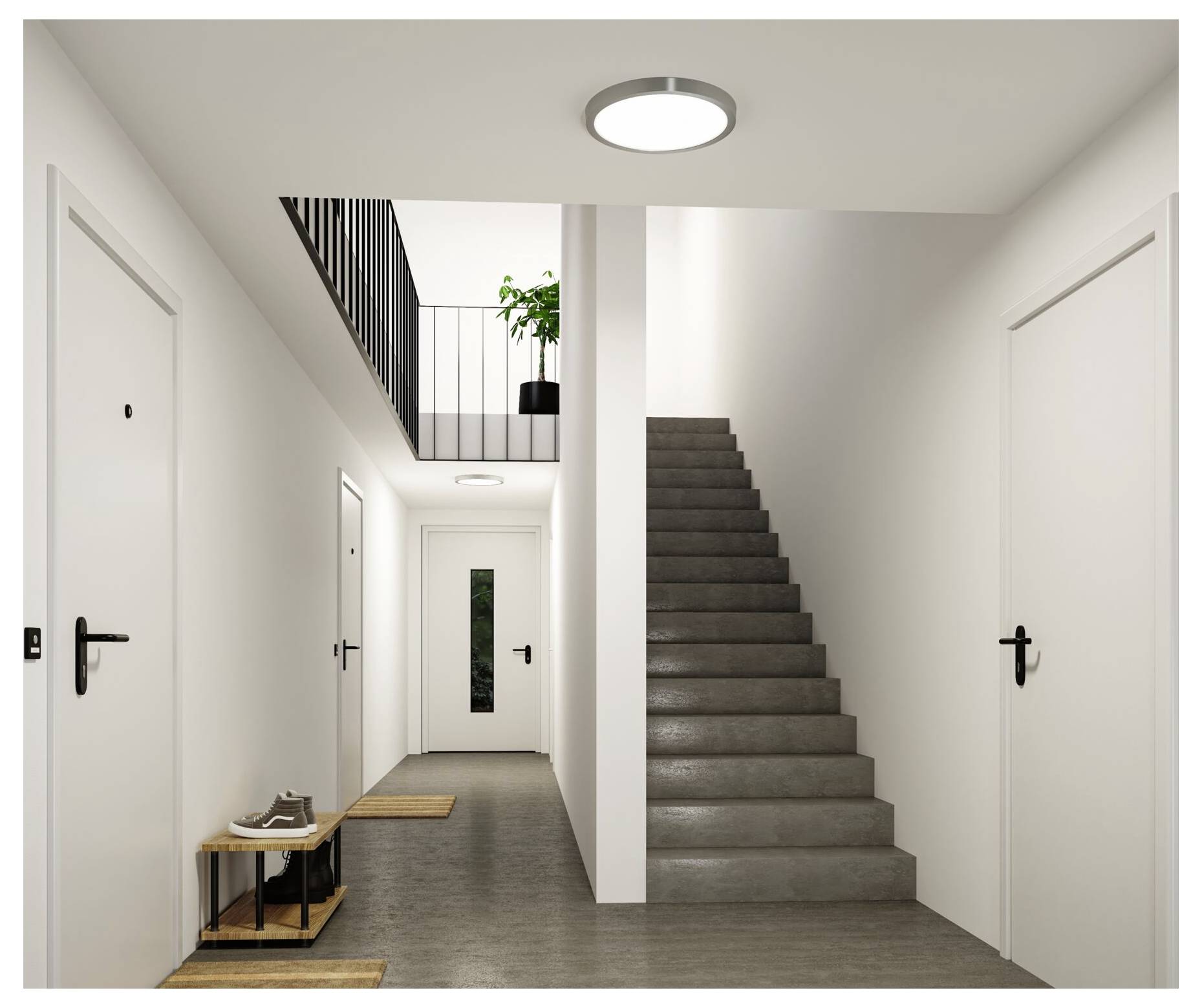 Moderner Apartmentkorridor mit weißen Türen, Treppe und einer kleinen Pflanze auf einem oberen Treppenabsatz; Schuhbank in der Nähe des Eingangs.