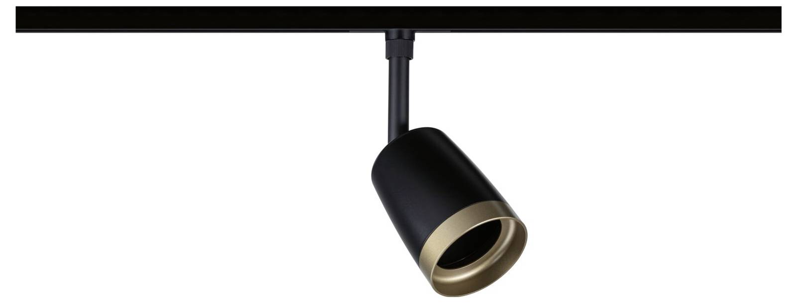 Schwarzer verstellbarer Strahler mit goldeingefasstem Objektiv, das auf einer Deckenleiste montiert ist und nach unten auf weißem Hintergrund ausgerichtet ist.