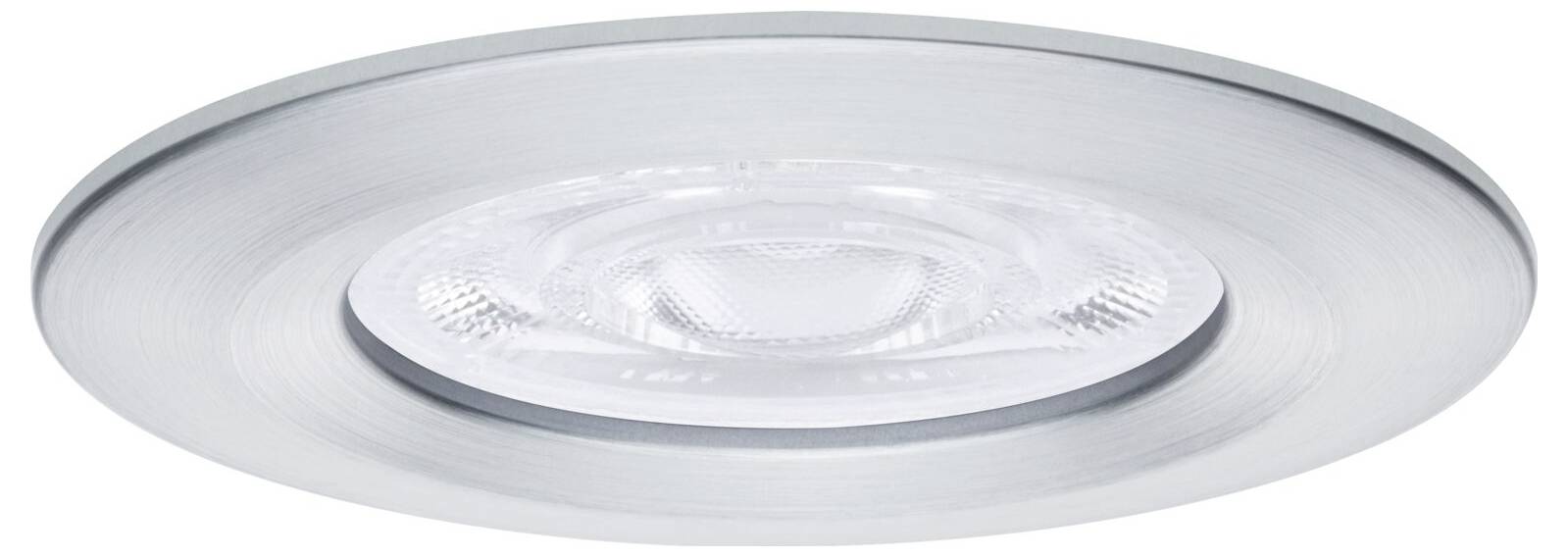 Eine runde, eingelassene Deckenleuchte mit gebürsteter silberner Fassung und klarer zentraler Linse.