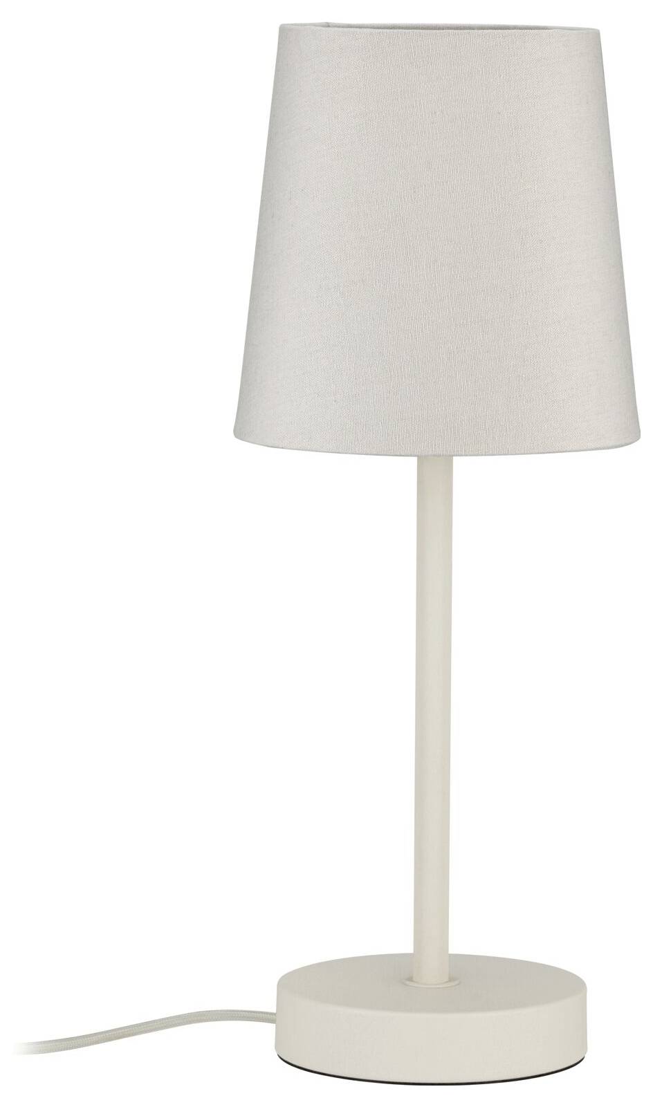 Beige Tischleuchte mit zylindrischem Schirm, schlankem Schaft, rundem Sockel und sichtbarem Stromkabel auf weißem Hintergrund.