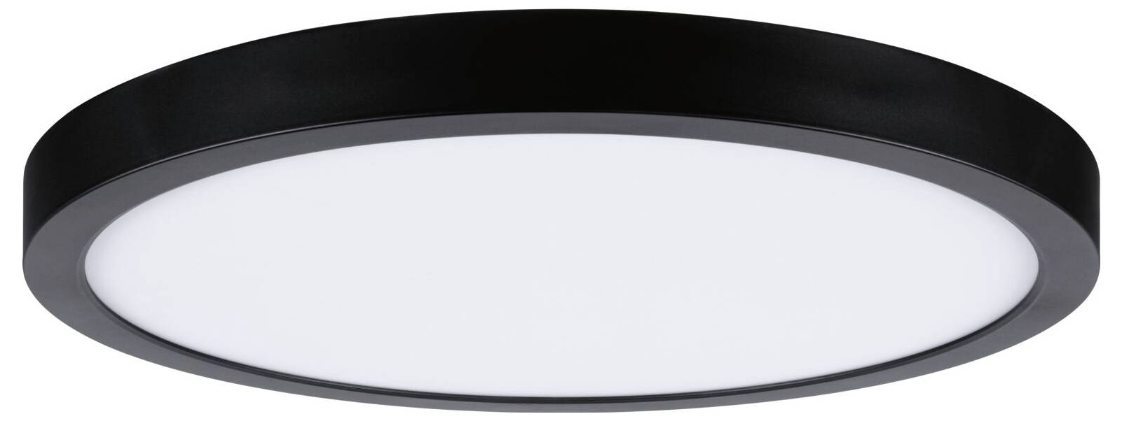 Runde schwarze, bündig montierte Deckenleuchte mit weißem Diffusor, von unten auf weißem Hintergrund betrachtet.
