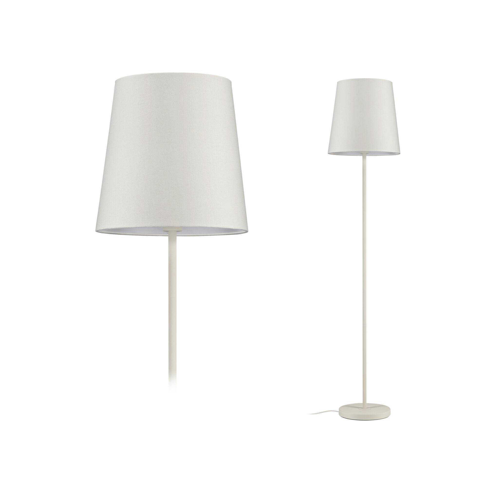 Zwei minimalistische weiße Stehleuchten auf schlicht weißem Hintergrund, eine Nahaufnahme und eine Gesamtansicht mit rundem Fuß und schlankem Schaft.