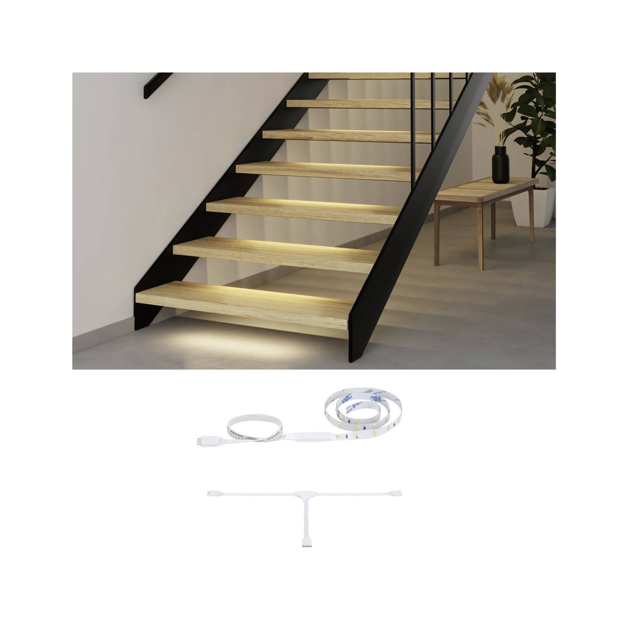 Moderne Treppe mit beleuchteten Holzstufen, LED-Streifen und Verbindungszubehör darunter auf weißem Hintergrund.
