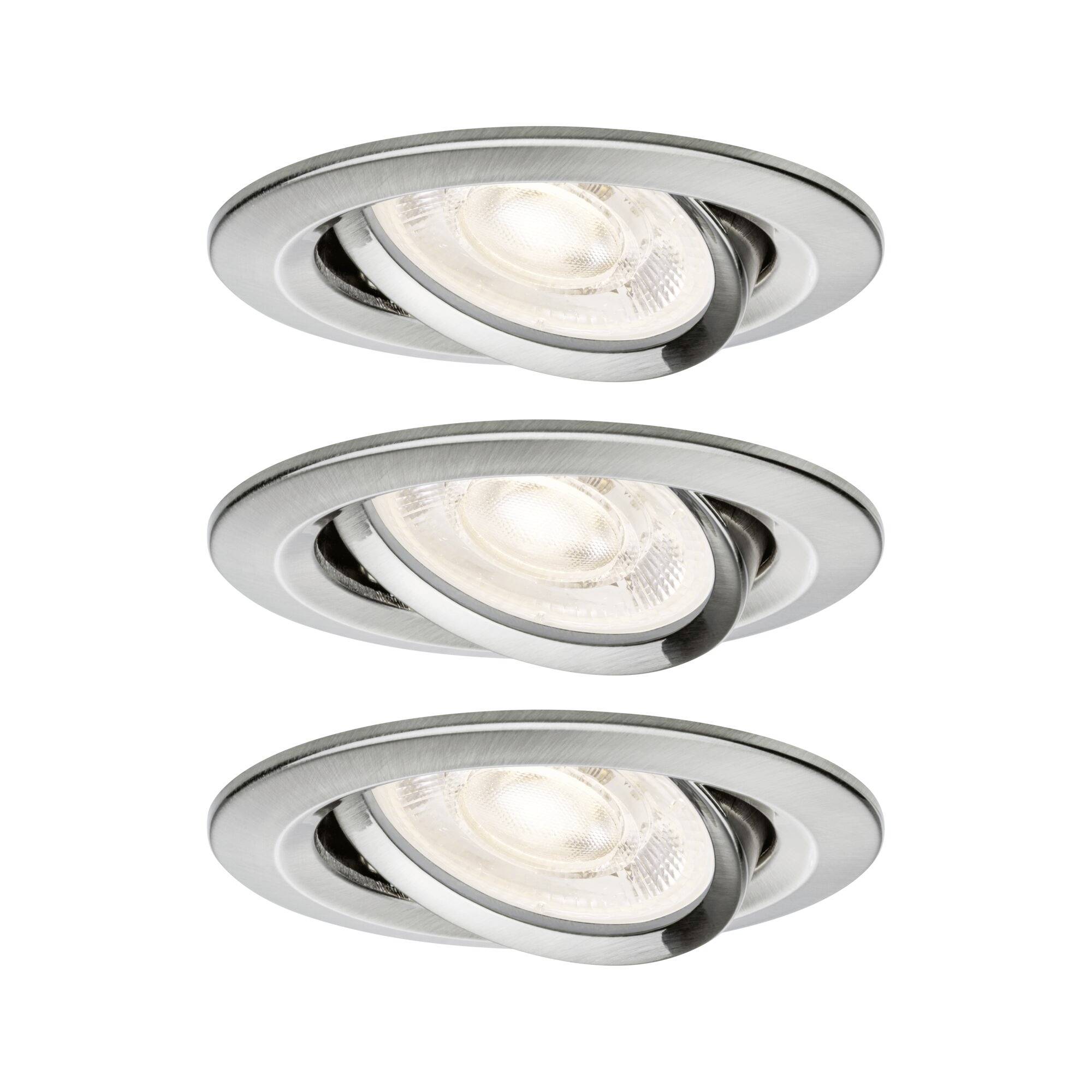 Drei versenkbare verstellbare Deckenleuchten mit silberner Blende auf weißem Hintergrund.