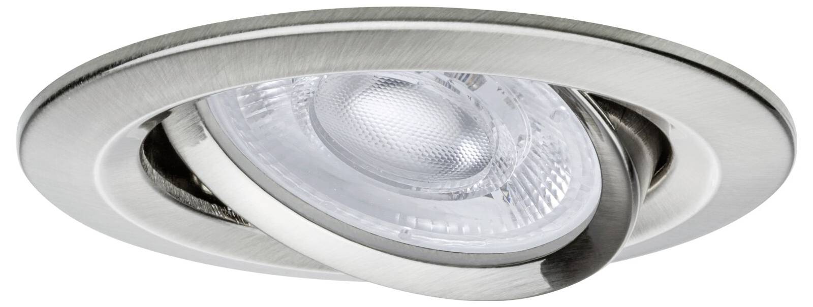 Eingebauter Deckenspot mit gebürstetem Silberrahmen und schräggestelltem Leuchtmittel.
