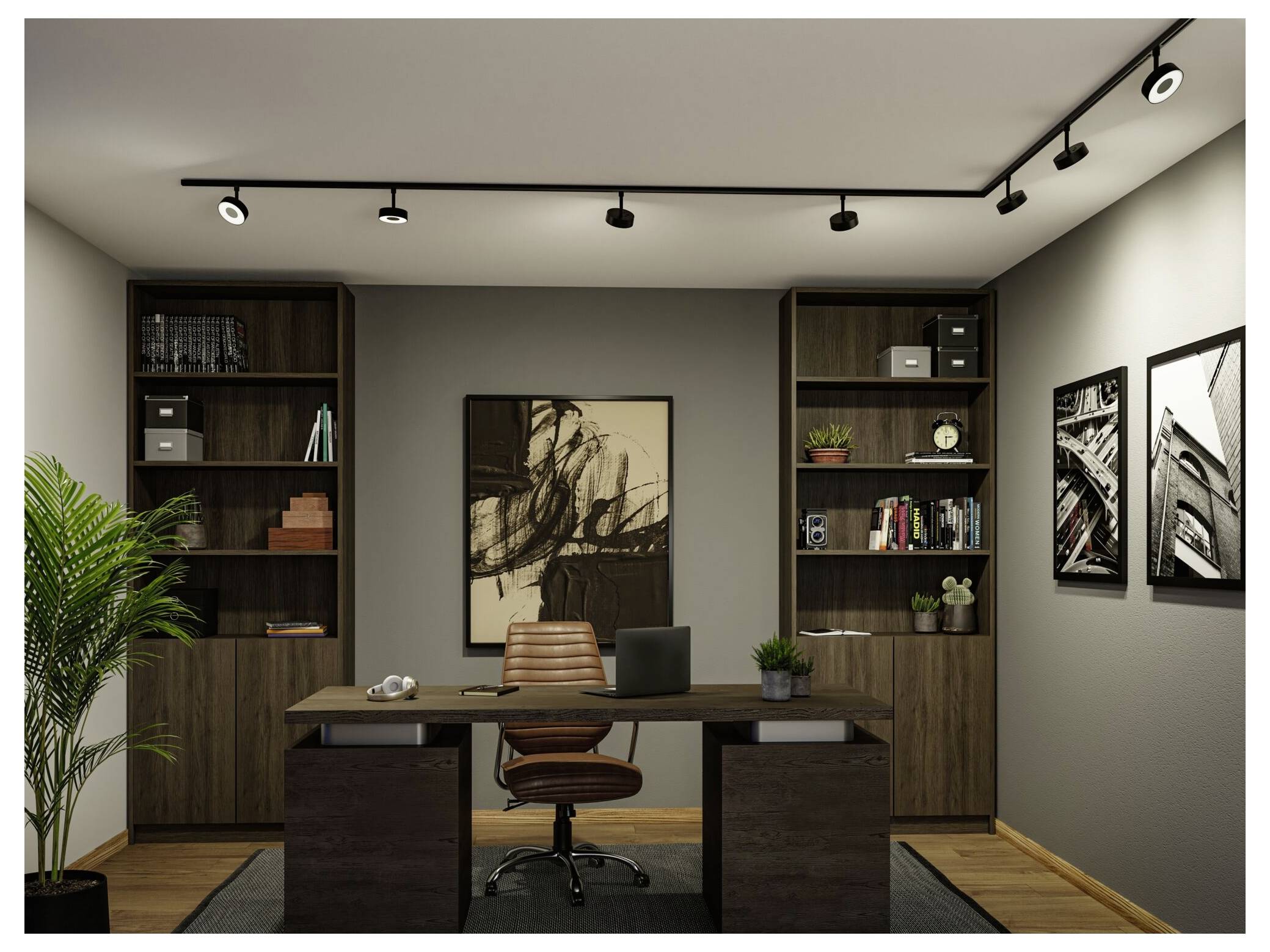 Modernes Homeoffice mit Holzschreibtisch, Lederstuhl, Bücherregalablage, Wandkunst, Schienenleuchtensystem und einer Topfpflanze
