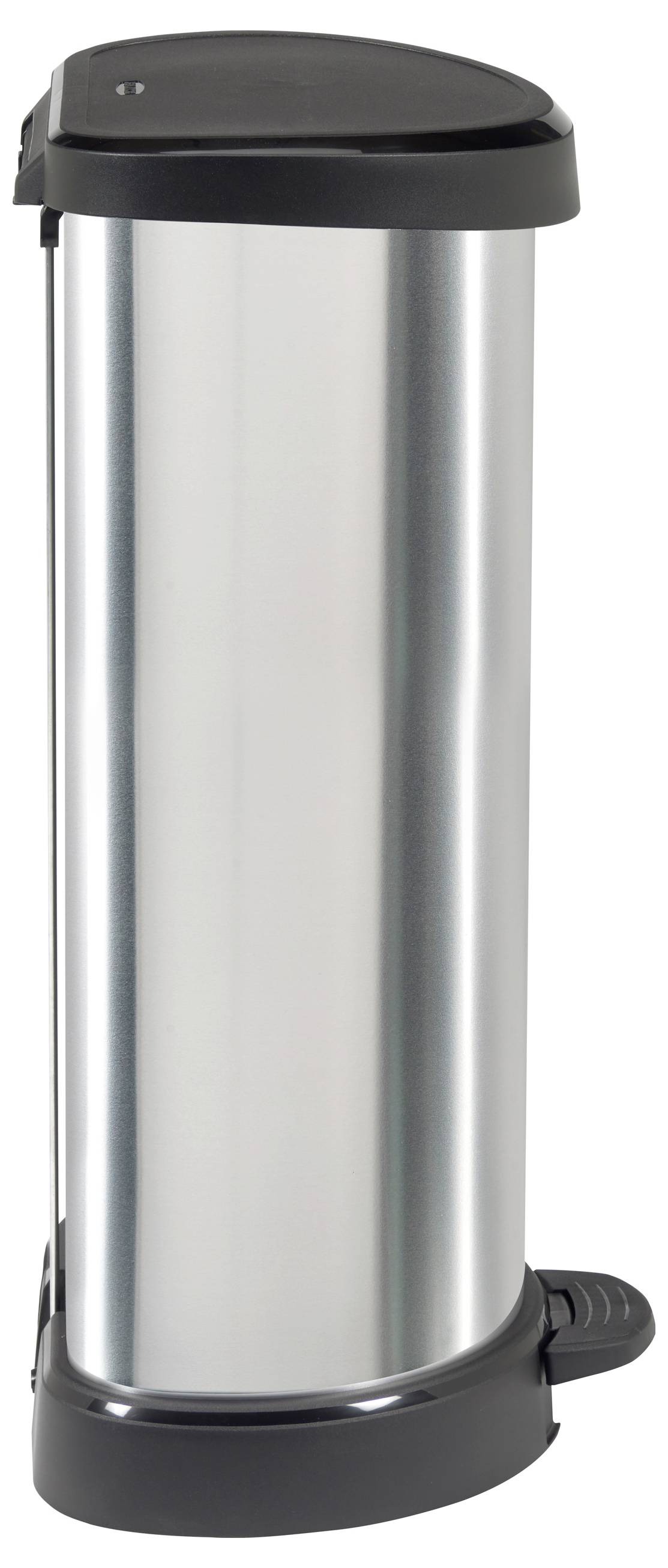 Hoher Edelstahltreteimer mit schwarzem Deckel und Fußpedal, isoliert auf weißem Hintergrund.