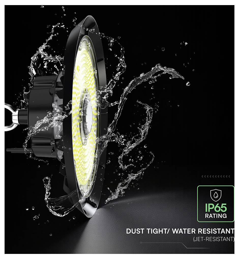 Schwarzte LED-Leuchte mit Wasserspritzern, gekennzeichnet mit IP65-Schutzart und staubdicht/wasserfest.