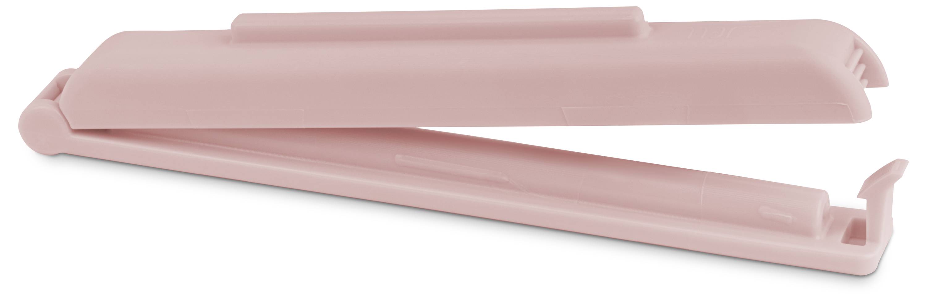 Moderne Bürolounge mit weißen Stühlen und Tischen auf einem polierten Boden, großen Fenstern und langen Deckenleuchten in einem geräumigen Gemeinschaftsbereich im Innenraum.