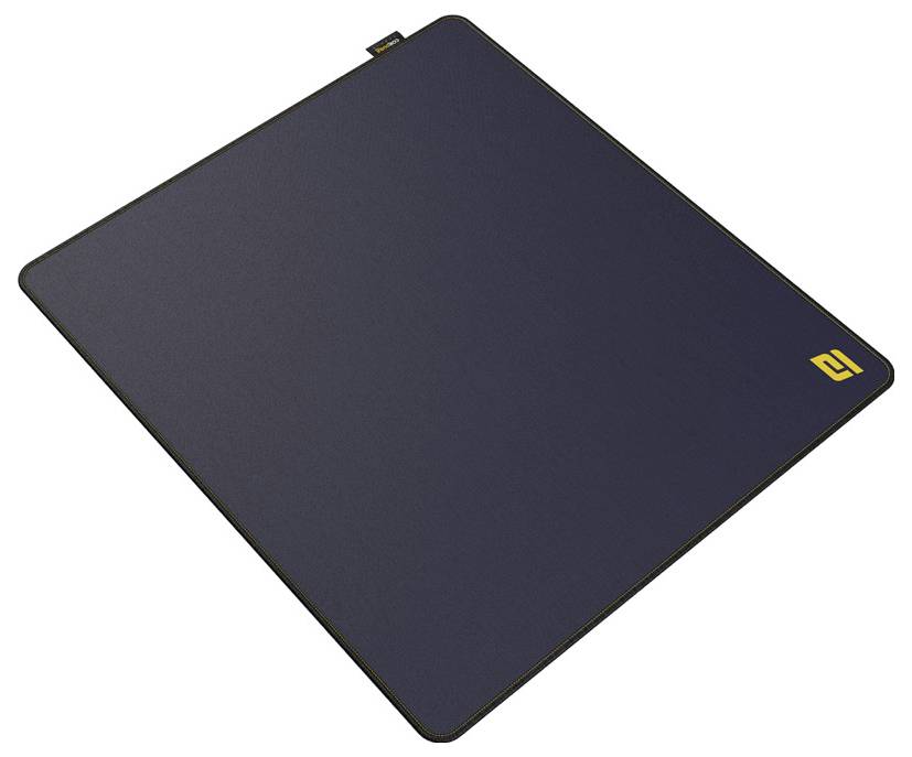 Schwarzes quadratisches Mousepad mit kleinem gelbem Logo in der unteren rechten Ecke, auf weißem Hintergrund dargestellt.